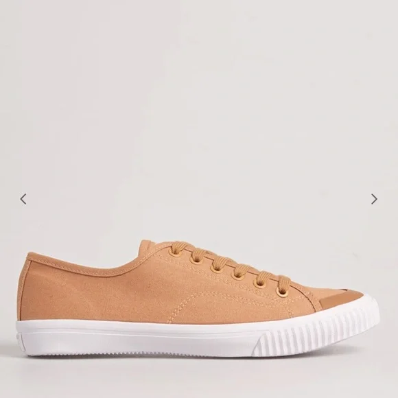 SUPERDRY
Low Pro 2.0 Lace-Up Sports Shoes - Picture 3 of 11